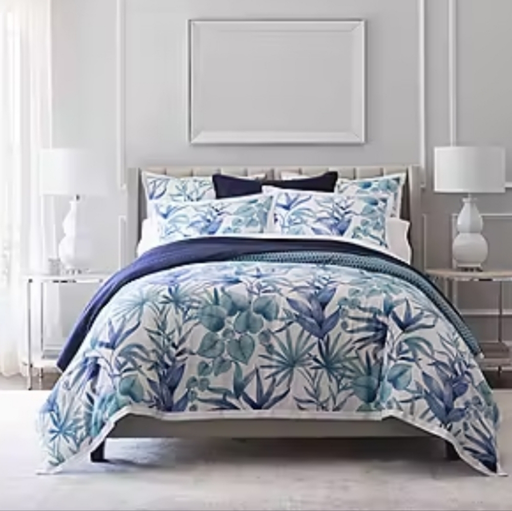 Liz Claiborne Lucia King Size Blue and White Botanical 3 Piece Duvet Set